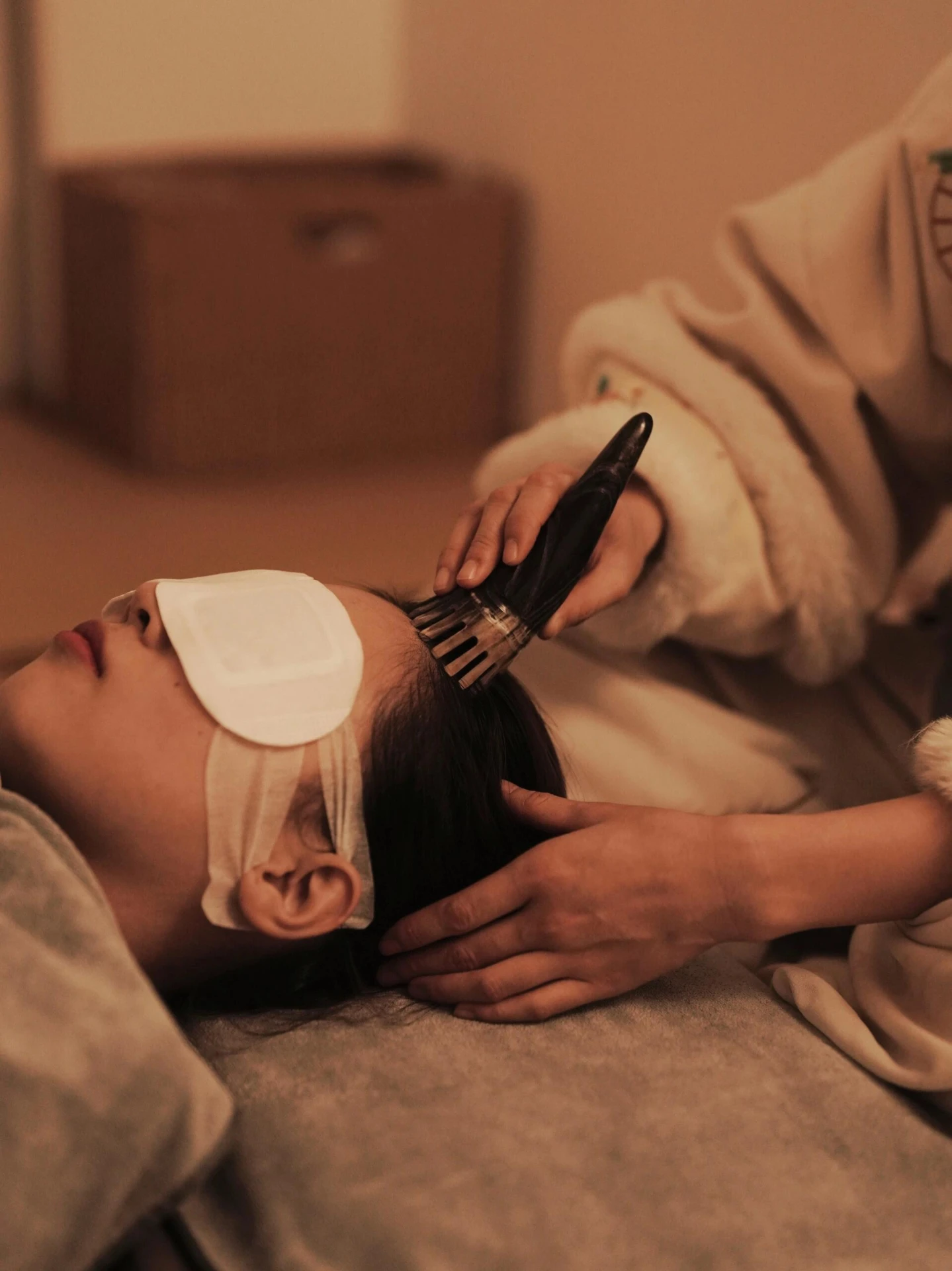 Traditional tuina massage for tired travelers